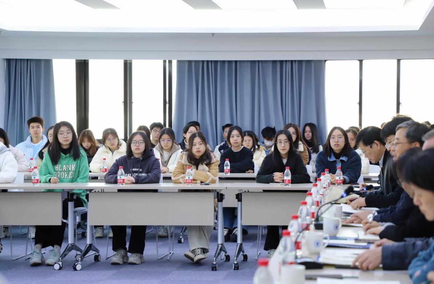 开云kaiyun官网首届涉外法治(知识产权)人才班开班仪式暨法治化营商环境2023年宁波论坛举行_fororder_微信截图_20231202162742